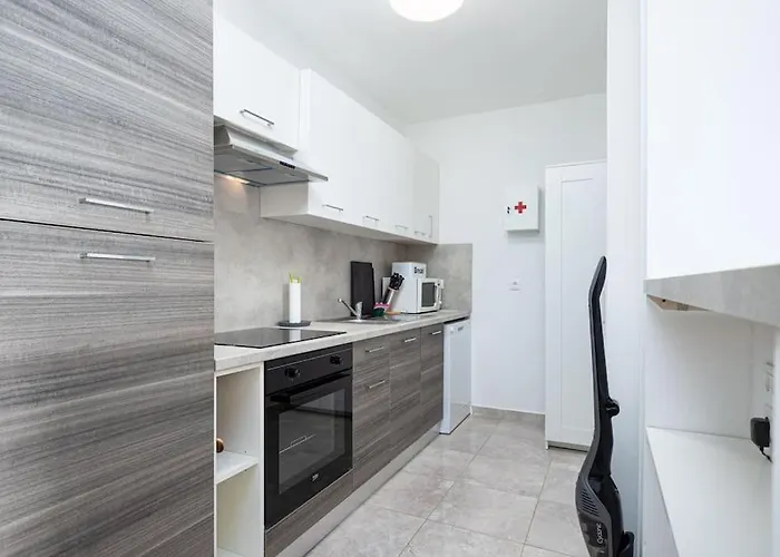 Sea & View For Five Persons Apartman Poreč