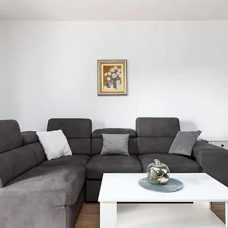 Sea & View For Five Persons Apartment Porec