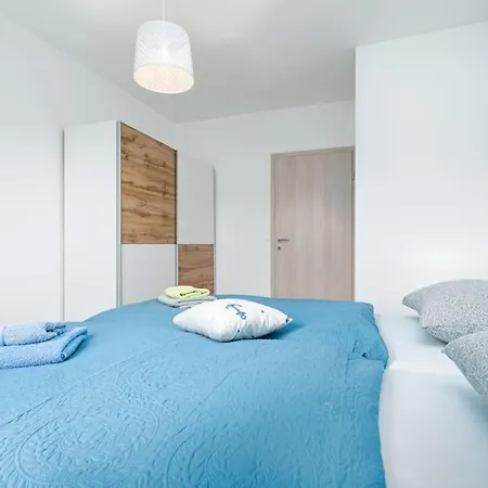 Sea & View For Five Persons *