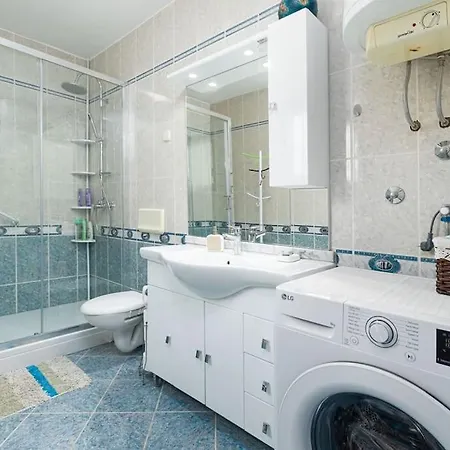 Sea & View For Five Persons *