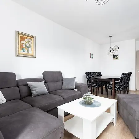 Sea & View For Five Persons Apartment Porec