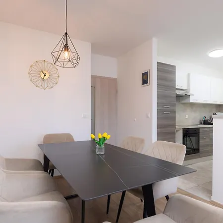 Apartment Sea & View For Five Persons
