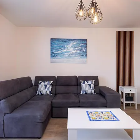 Sea & View For Five Persons